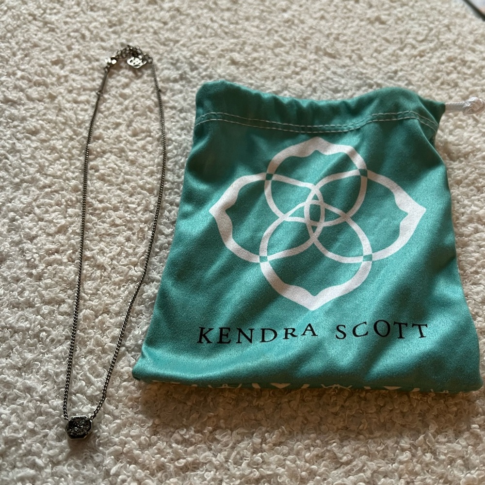 Kendra Scott Silver Pendant Necklace in Platinum Drusy (Pouch Included)